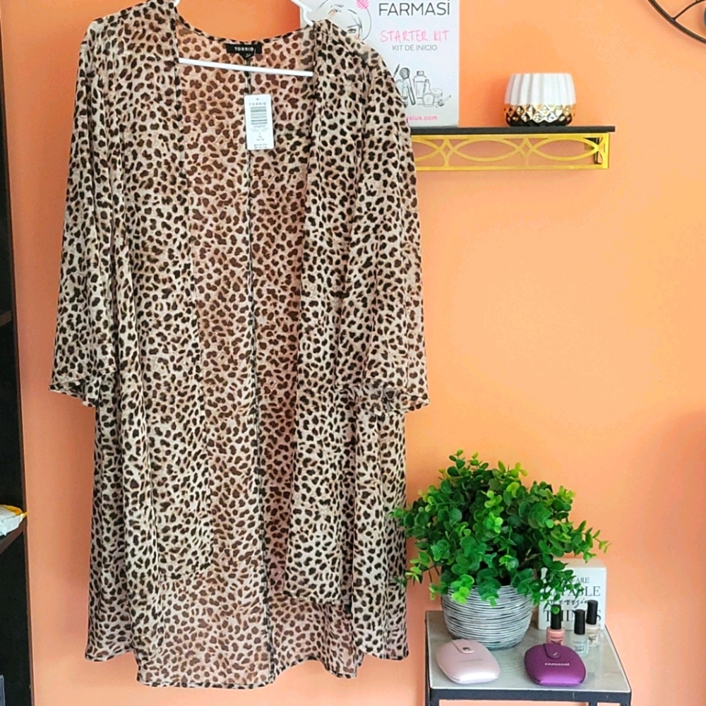 🆕️LEOPARD CHIFFON HI-LO KIMONO